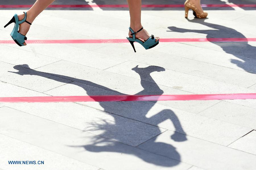 Fight with High Heels!(1/5)