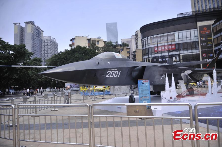 J-20 stealth fighter model lands in Chongqing(1/4)