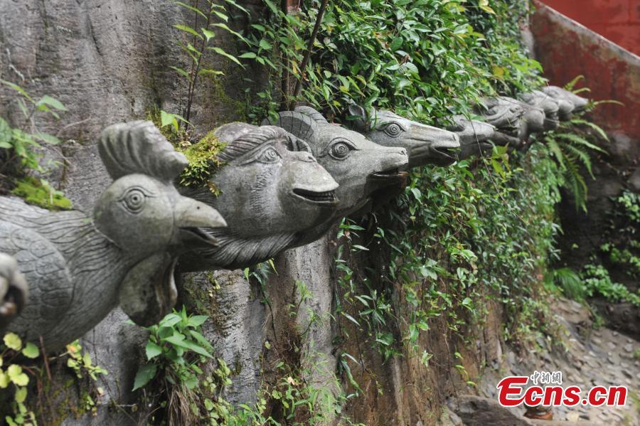 Scenic spot replicates zodiac animal sculptures (1/4)