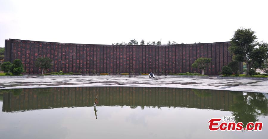 SW China builds monument to originator of Chinese herbal medicine(1/2)