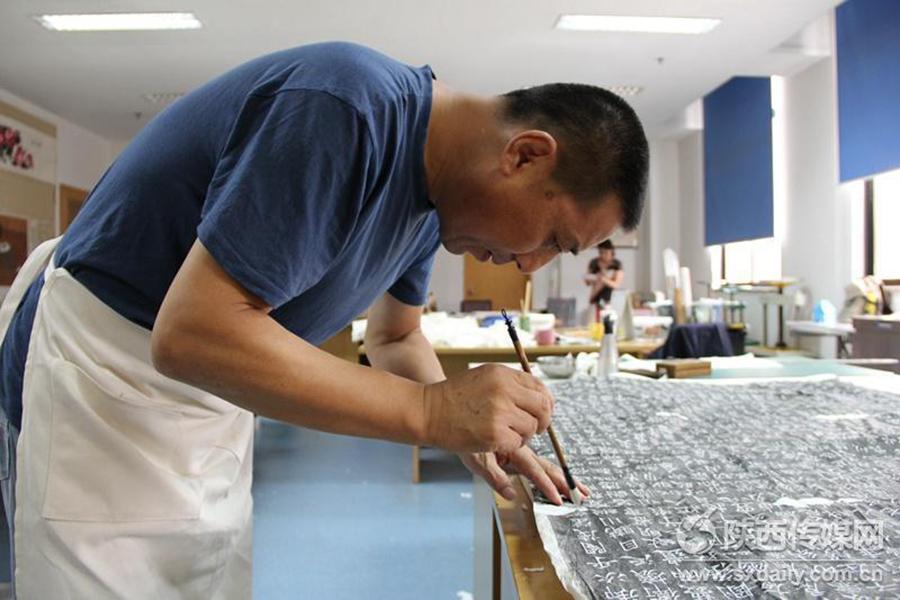Restoring ancient books: a race against time(1/8)