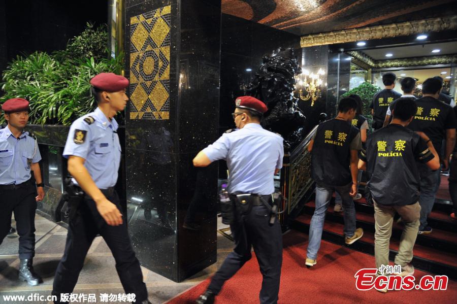 Macao police target gangs in campaign (1/3)