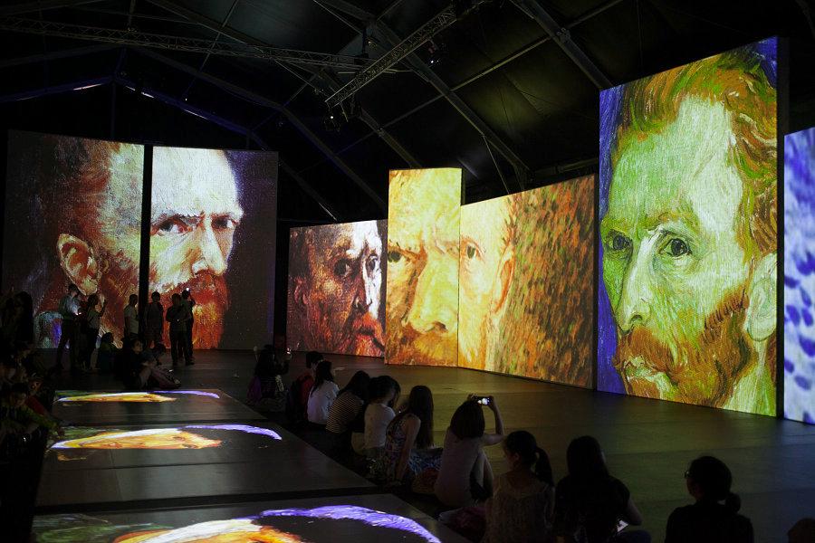 Shanghai's Van Gogh exhibition attracts huge numbers(1/7)