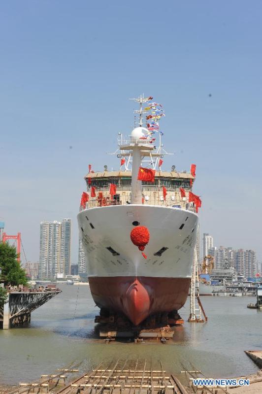 Newly built science ship seen in C China's Wuhan (1/3)