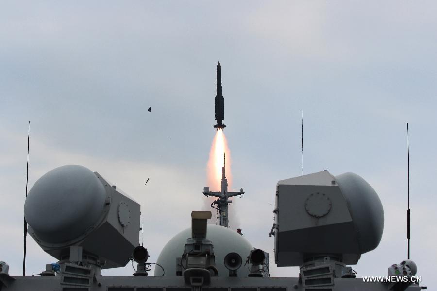 Chinese navy conducts live fire drill in East China Sea(1/4)