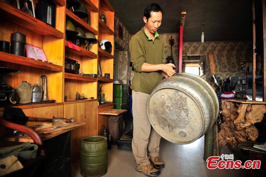 Collector displays 4,000 WWII relics in hope for peace (1/6)