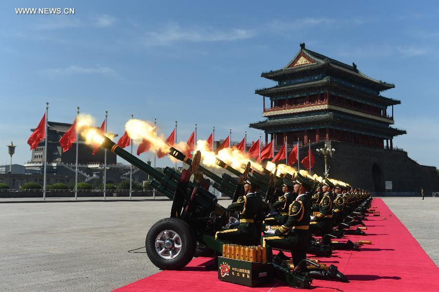 Gun salute held for V-Day celebration (1/1)