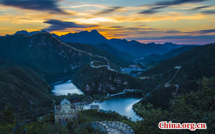 Huanghuacheng Water Great Wall in early autumn(1/6)