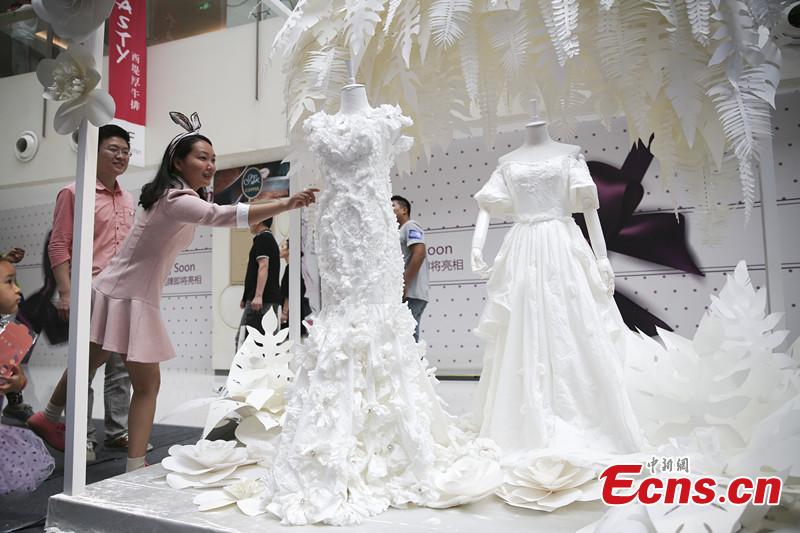 Lovely tissue wedding dress show in Beijing(1/2)