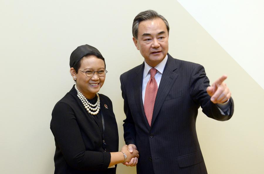 Chinese FM Wang Yi meets foreign counterparts at UN headquarters(1/2)
