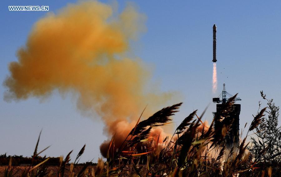 China launches commercial remote-sensing satellites(1/4)