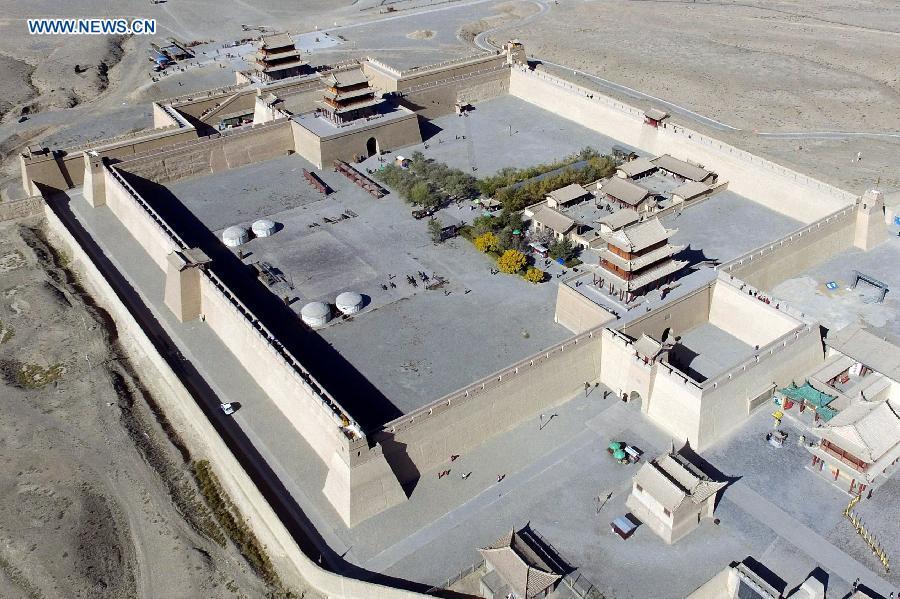 Ancient fortress of Jiayuguan in Gansu(1/7)