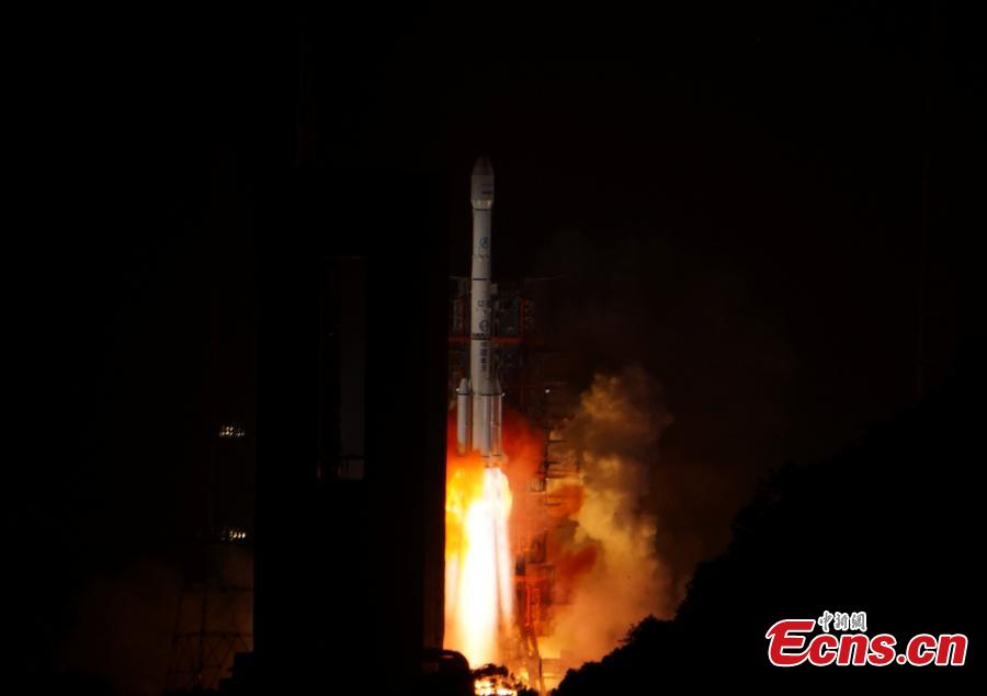 China puts new communication satellite into orbit for HK company(1/1)