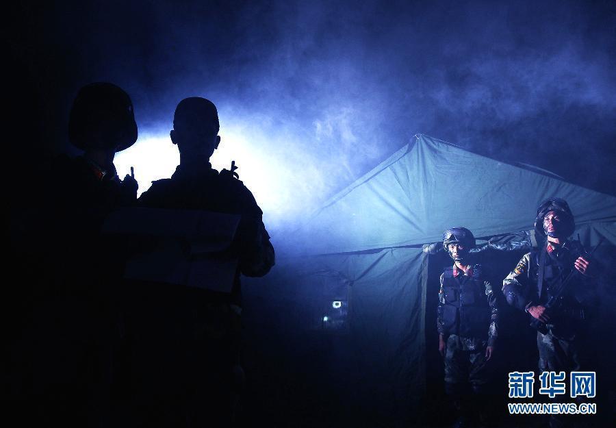 Drill hones Shanghai police's anti-terror capacity (1/4)