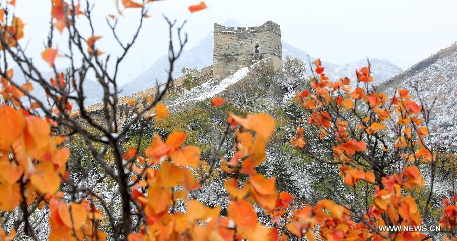 Snow scenery of Great Wall in Beijing(1/6)