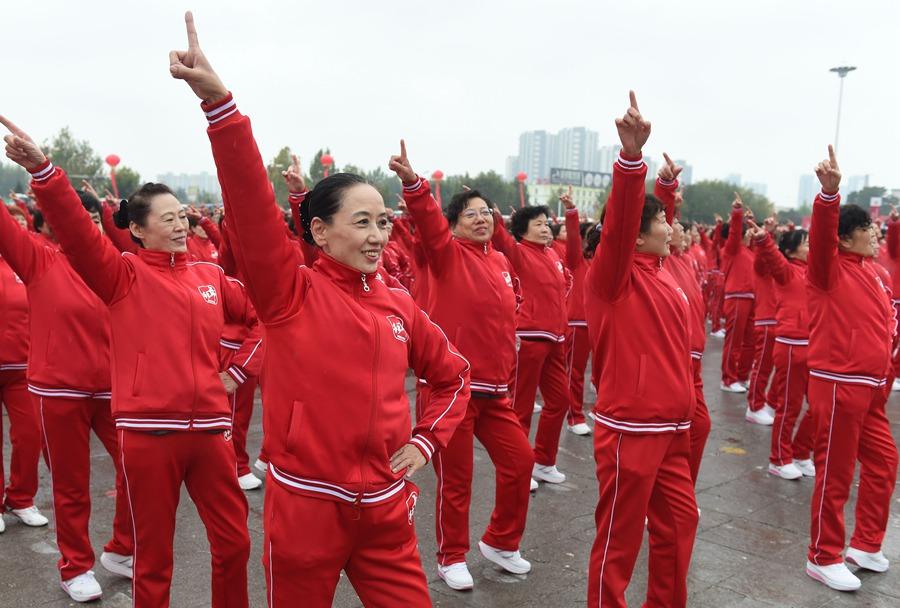 20,000 square dancers break Guinness World Record(1/8)
