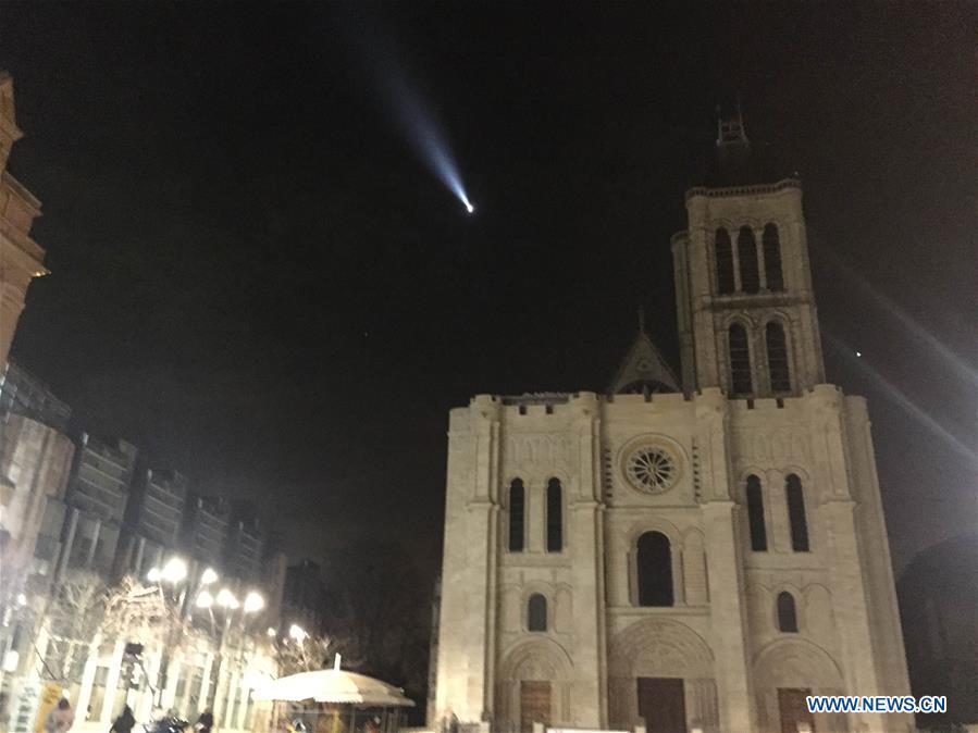 Anti-terrorist police assault is underway in northern Paris(1/3)