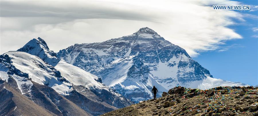 Views of world's highest peak in Tibet(1/7)
