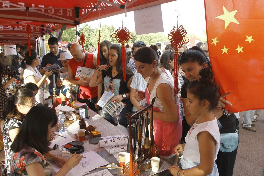 Cultural exchanges bring China and Central and Eastern Europe together(1/9)