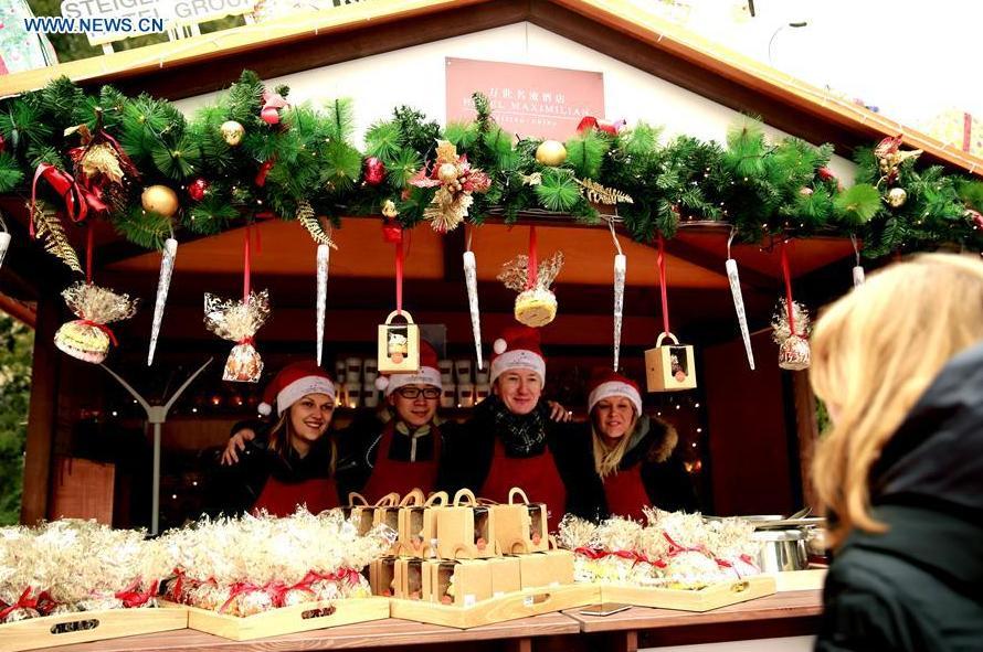 Christmas market set in German Embassy in Beijing(1/5)