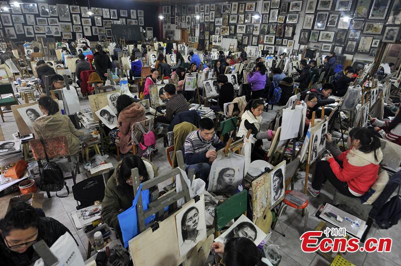 Art students preparing for the entrance examination(1/1)