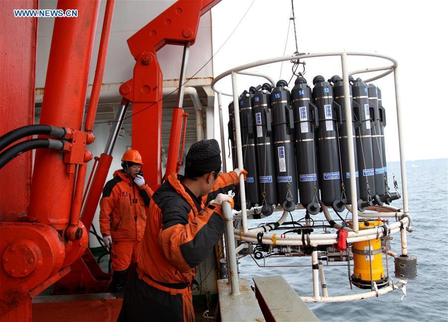 China's 32nd Antarctic expedition team starts marine environmental assessment in Antarctic(1/5)