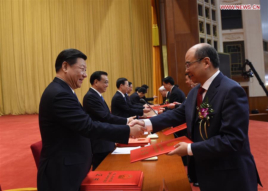 China recognizes prominent scientists, stresses innovation(1/3)