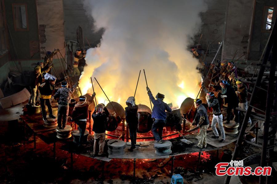 Guangxi claims world’s largest bronze drum(1/3)