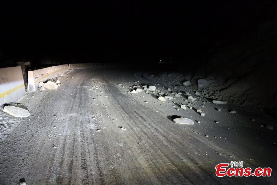 No casualties reported after 6.4-magnitued quake(1/6)