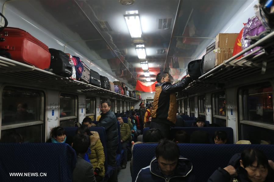 2016 Spring Festival travel rush kicks off(1/3)