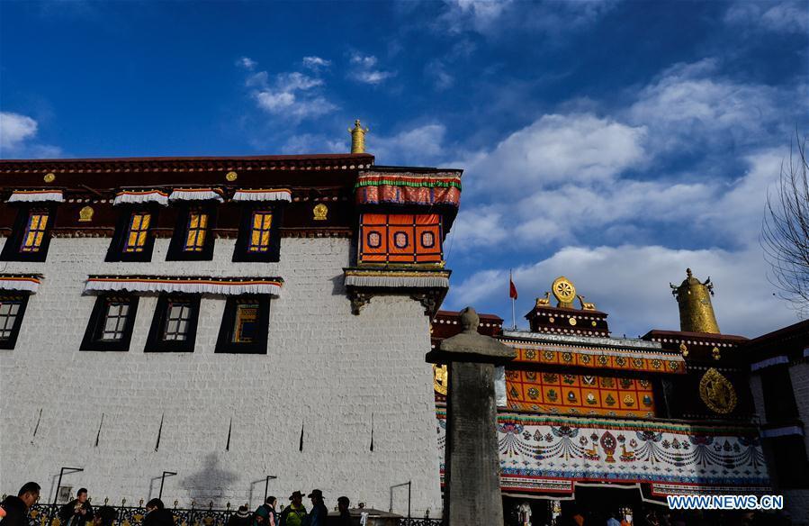 Jokhang Temple all set for celebrating Tibetan New Year(1/2)