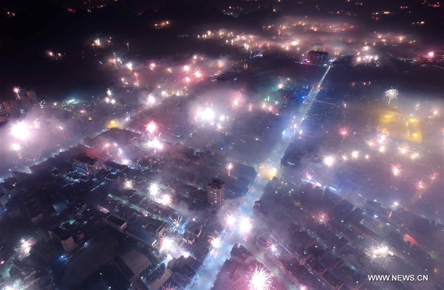 Fireworks at Lunar New Year's eve(1/6)