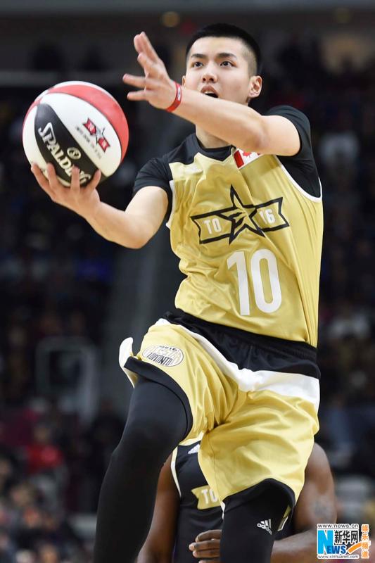 Pop singer Kris Wu attends 2016 NBA All-Star Celebrity Game(1/7)