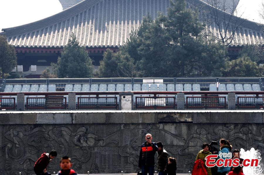 Fee for pagoda seats proves unpopular(1/6)