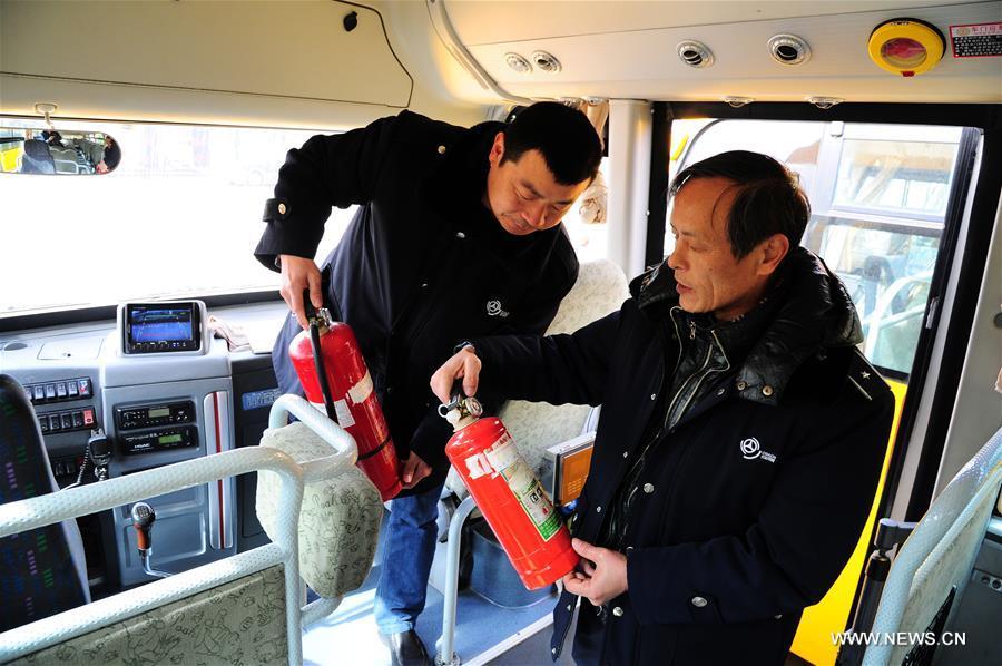 China starts safety check for school buses as new semester draws near(1/6)