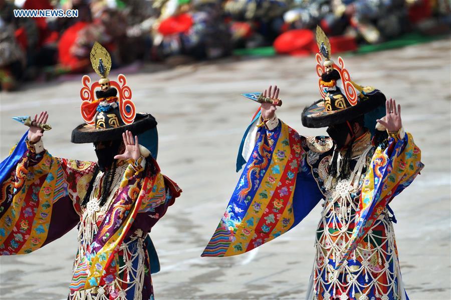 Religious dance performed in NW China (1/12)