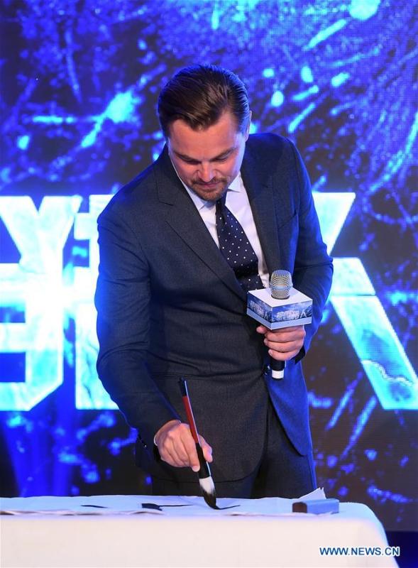 Leonardo DiCaprio promotes movie 'The Revenant' in Beijing(1/6)