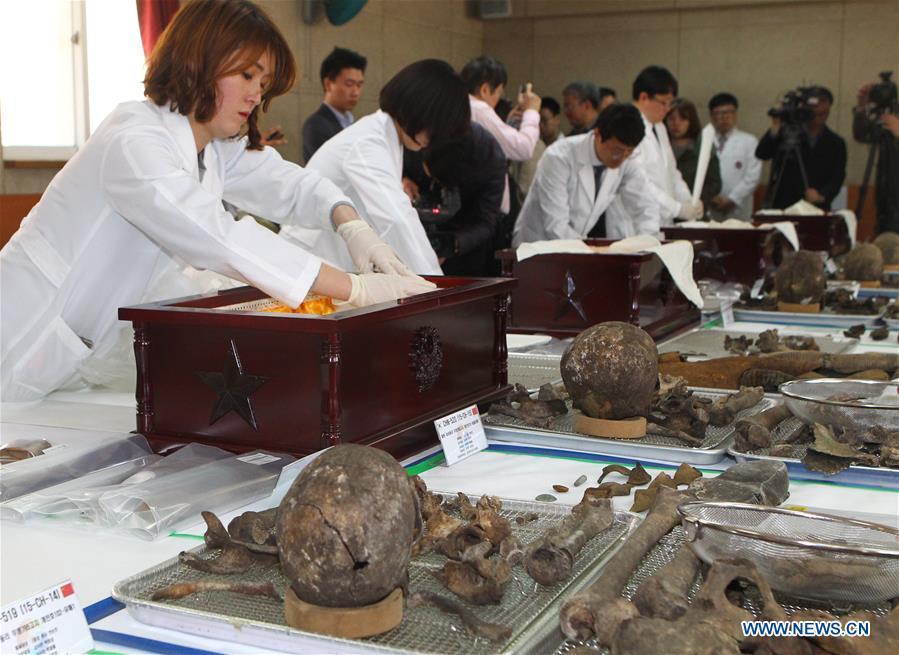 Remains of Chinese soldiers killed in Korean War to be flown back to China(1/7)
