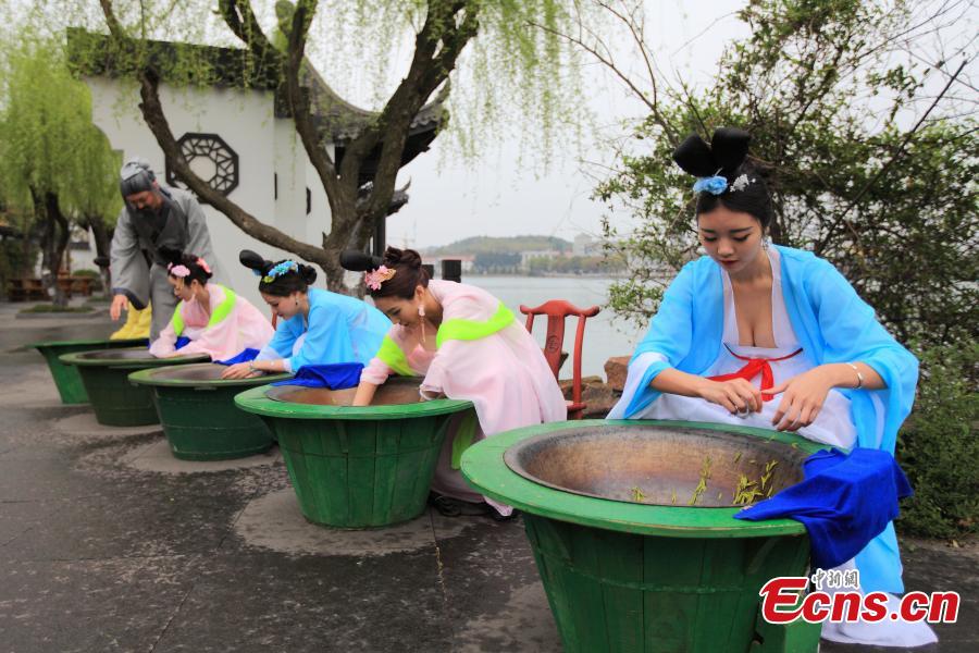 Tang Dynasty outfits promote tea culture (1/8)