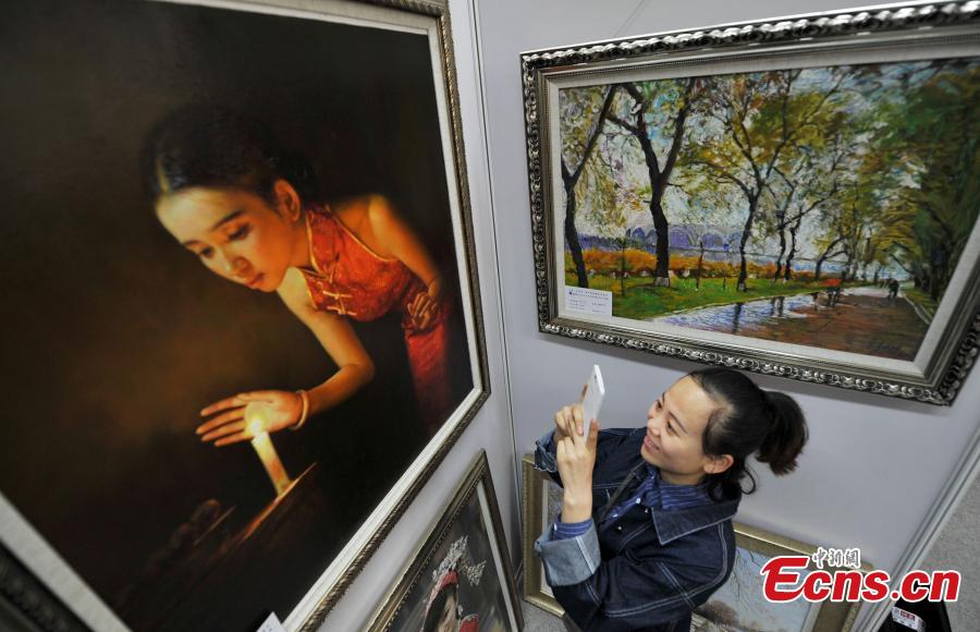 DPRK oil paintings popular at North China exhibition(1/4)