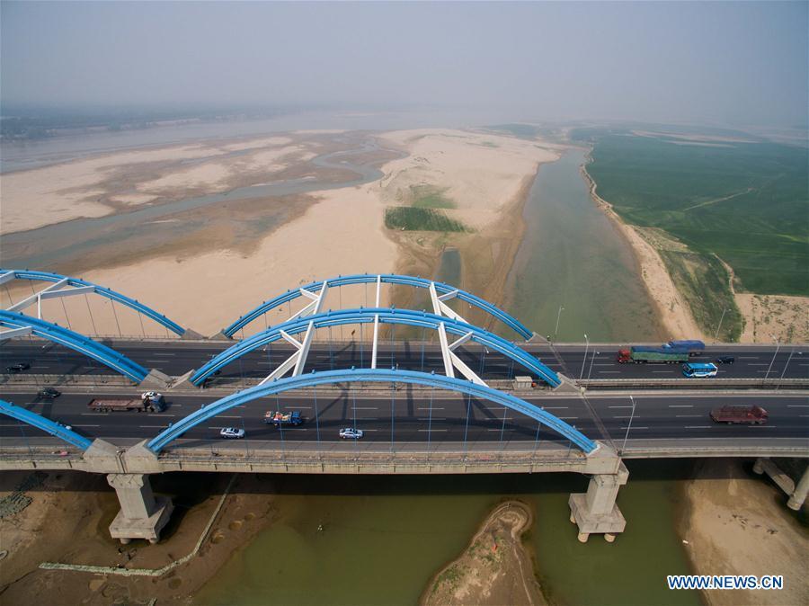 Chinese driverless cars finish long-distance road test(1/3)
