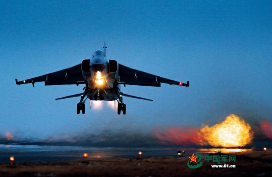 Stunning photos of China's fighter jets in drill(1/6)