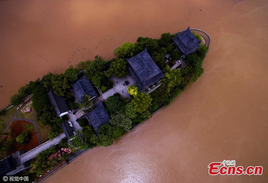 Famed academy hit by floods (1/3)