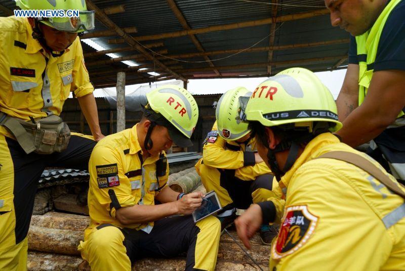 Chinese rescue team helps Ecuador rebuild quake-affected area (1/3)