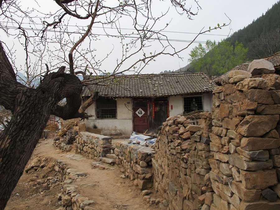 Hebei's poverty-stricken village gets new look after Xi's visit(1/10)