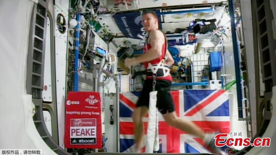 British astronaut 'runs' London Marathon in space(1/3)