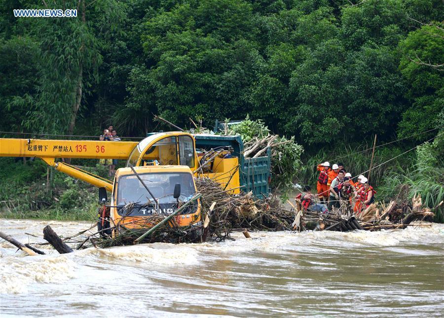 Torrential rain triggers floods in Guangxi(1/9)