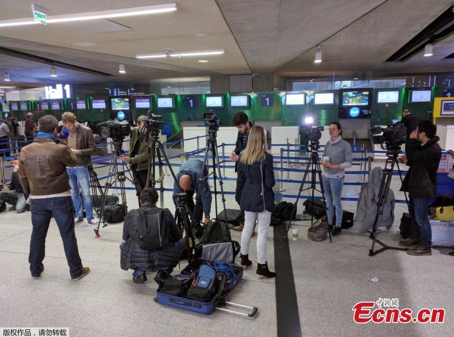 EgyptAir says flight from Paris to Cairo missing with 66 on board(1/5)