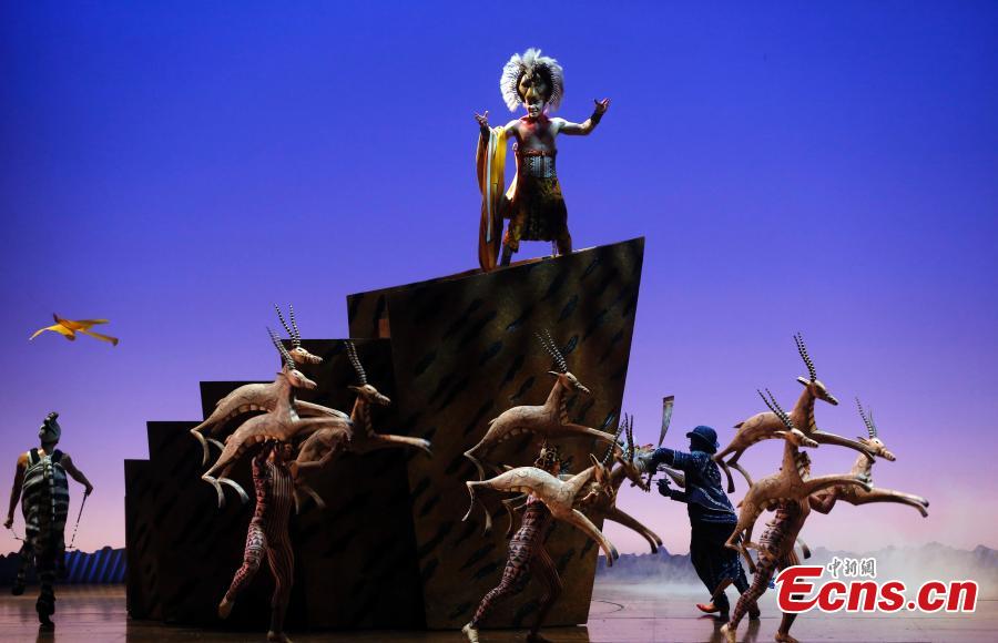 Chinese version of Lion King debuts at Shanghai Disney (1/6)
