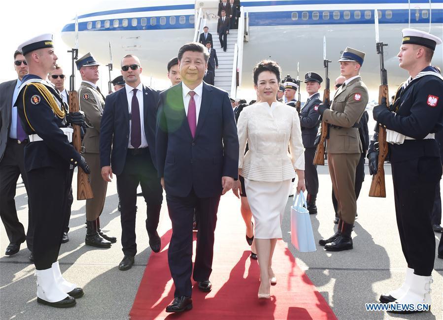 President Xi arrives in Poland for state visit(1/2)
